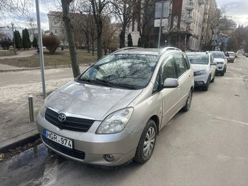 Авто Toyota Corolla Verso 2004 № 8539971