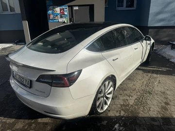 Авто Tesla Model 3 2019 № 8541149