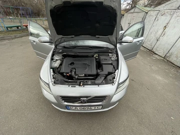 Авто Volvo V50 2009 № 8541428