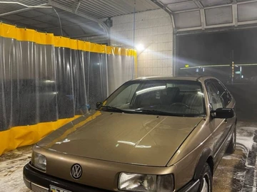 Авто Volkswagen Passat Sedan 1990 № 8541648