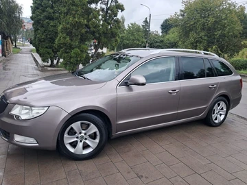 Авто Skoda Superb 2010 № 8542084