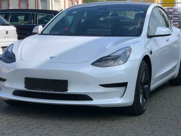 Авто Tesla Model 3 2021 № 8542130