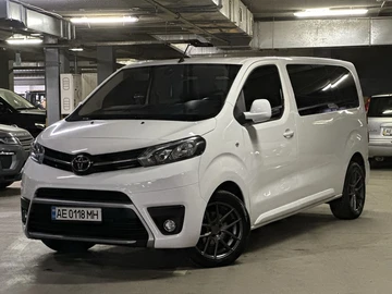Авто Toyota Avensis Verso 2019 № 8542615