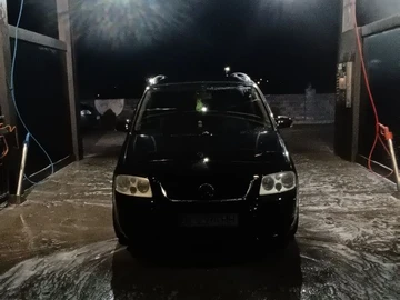 Авто Volkswagen Touran 2003 № 8543659