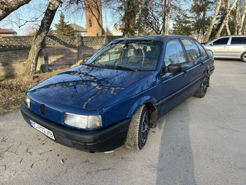 Авто Volkswagen Passat Sedan 1989 № 8543957