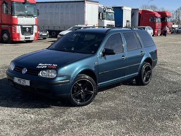 Авто Volkswagen Golf 2000 № 8544112