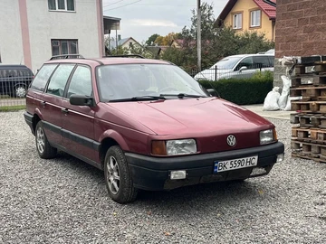 Авто Volkswagen Passat Variant 1990 № 8544717