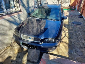 Авто Volvo V40 Kombi 2003 № 8544919