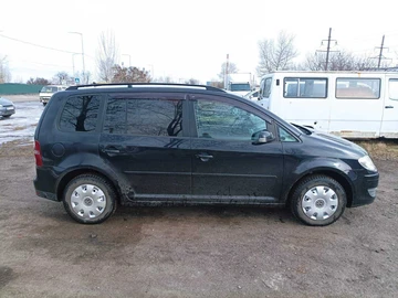 Авто Volkswagen Touran 2007 № 8545213