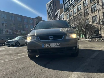 Авто Volkswagen Touran 2004 № 8546413