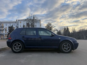 Авто Volkswagen Golf 2001 № 8546464