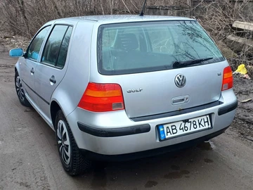 Авто Volkswagen Golf 2000 № 8547365