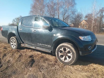 Авто Mitsubishi L 200 2011 № 8548458