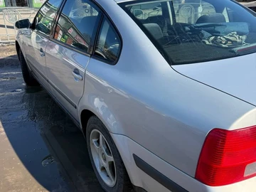 Авто Volkswagen Passat Sedan 1999 № 8548764