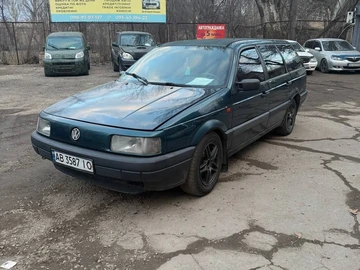 Авто Volkswagen Passat Variant 1992 № 8549082