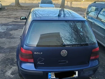 Авто Volkswagen Golf 2000 № 8549571