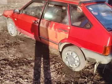 Авто ВАЗ 2109 1989 № 8550442