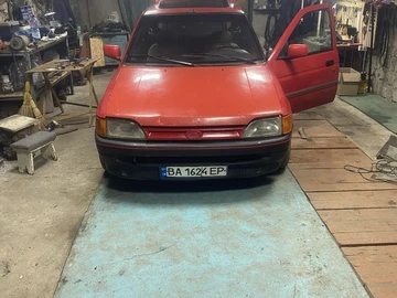 Авто Ford Escort 1990 № 8550495