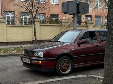 Авто Volkswagen Golf 1992 № 8551515
