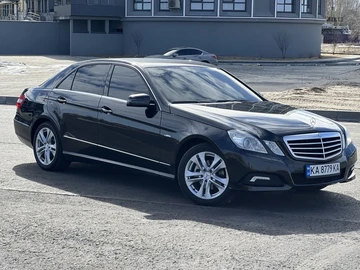 Авто Mercedes 220 2010 № 8552173