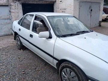 Авто Opel Vectra 1993 № 8552437