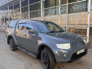 Авто Mitsubishi L 200 2010 № 8553848