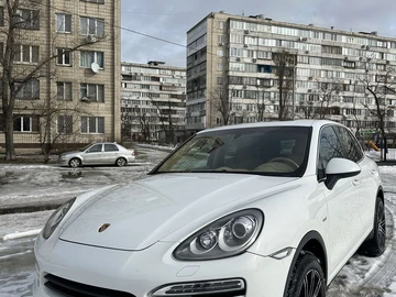 Авто Porsche Cayenne 2012 № 8553916