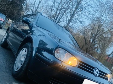Авто Volkswagen Golf 2003 № 8554179