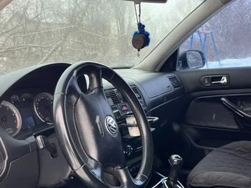Авто Volkswagen 1600 2003 № 8554483