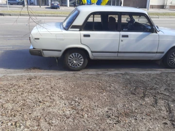 Авто ВАЗ 2107 1991 № 8554491