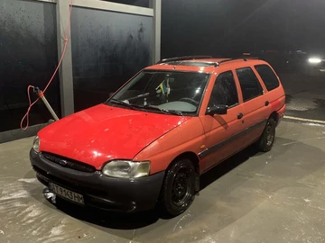 Авто Ford Escort 1995 № 8555236