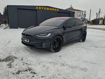Авто Tesla Model X 2018 № 8556414