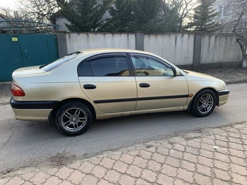 Авто Toyota Avensis 2002 № 8556520