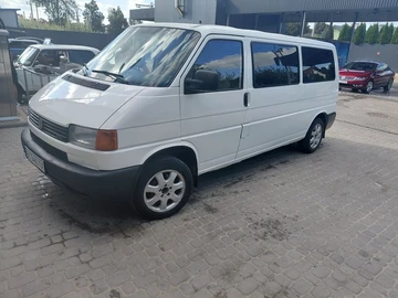 Авто Volkswagen Transporter 2000 № 8556594