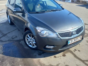 Авто KIA Cee X27 D 2010 № 8558077