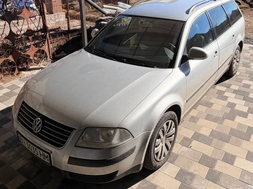 Авто Volkswagen Passat Variant 2004 № 8558378