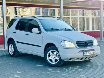 Авто Mercedes Ml Серия 2000 № 8558616