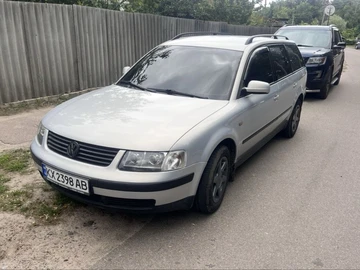 Авто Volkswagen Passat Hatchback 1998 № 8558919
