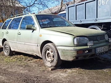 Авто Volkswagen Golf 1995 № 8559100