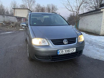 Авто Volkswagen Touran 2006 № 8559375
