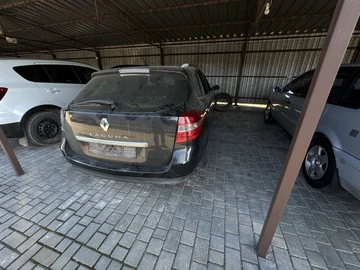Авто Renault Laguna 2010 № 8559668