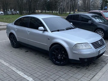 Авто Volkswagen Passat Variant 2004 № 8559879
