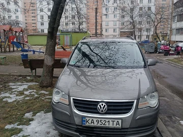 Авто Volkswagen Touran 2008 № 8560342