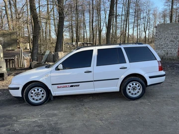 Авто Volkswagen Golf 1999 № 8561107