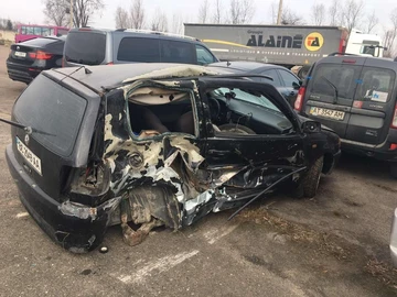 Авто Volkswagen Polo 1999 № 8561111