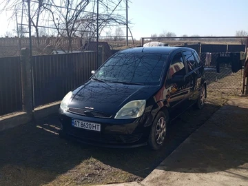 Авто Ford Fiesta 2004 № 8561234