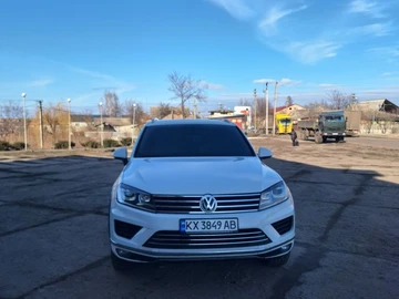 Авто Volkswagen Touareg 2015 № 8561936