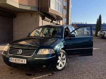 Авто Volkswagen Passat Variant 2002 № 8562015