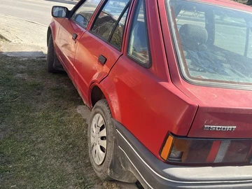 Авто Ford Escort 1988 № 8562495