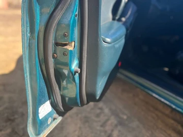Авто Mazda 323 1996 № 8562544